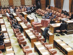 予算委２５日に質疑再開 任命責任など巡り議論へ