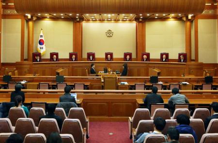韓国、姦通罪に「個人の自由や権利を過剰に制限し憲法違反」判決