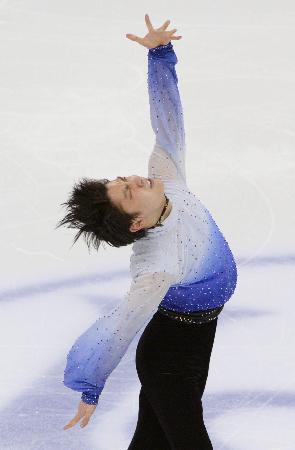 羽生、今季自己ベストでＳＰ首位も「課題が見つかった」／フィギュア