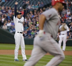 岩隈、今季初登板も６回５失点で降板 初回に２ラン被弾などで４失点