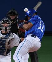 頭部死球のバルディリスは「頸部打撲」