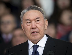 カザフスタン:ナザルバエフ大統領４選確実