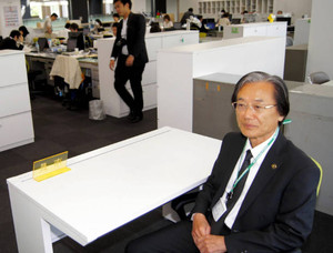 ニュースＢＯＸ:日立市の小川市長が初登庁 ／茨城