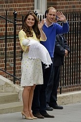 英国:キャサリン妃と王女が退院…出産から９時間半