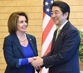 首相 ペロシ氏に日米関係発展へ協力求める