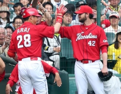 広島・ジョンソン、負けなしの４連勝！日本語で「レンショウシマショー」