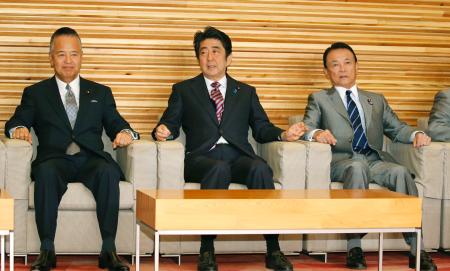 農業白書「田園回帰の動き」 若者中心に