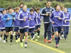 なでしこがカナダ入り、軽めに調整