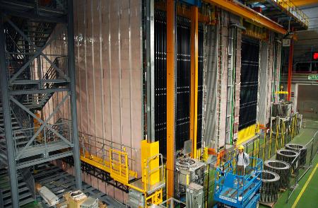 ニュートリノ質量立証、５例検出 名大など実験グループ