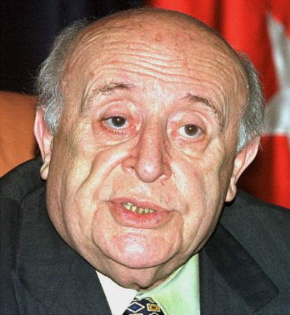 トルコのデミレル元首相死去 中道右派政治家