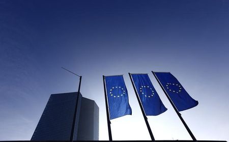 ギリシャ銀向け緊急支援枠、拡大は1日分＝オーストリア中銀総裁