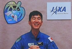 油井亀美也宇宙飛行士：「打ち上げ延期、活用できた」 来月初飛行