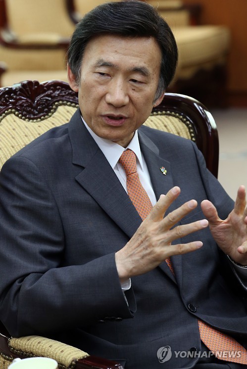 韓国外相、日中韓会談時に「日韓首脳会談は自然に行われる」 韓国報道、日本が慰安婦で譲歩しなくとも