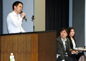 「沖縄に失礼」 野党緊急集会に沖縄2紙部長も出席