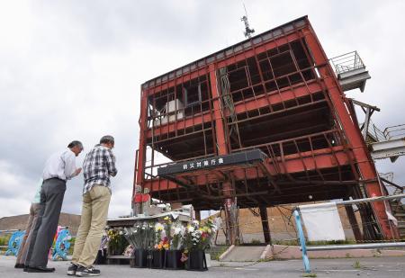 宮城・南三陸町庁舎:県有化 町長、即時解体見送り 31年まで