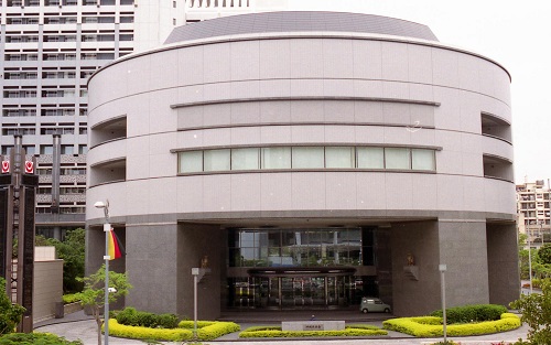 沖縄県議会、首相宛て抗議決議…報道規制発言 2015年07月02日 21時17分