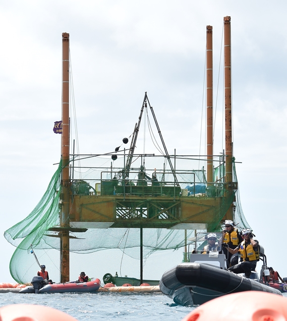 在日米軍再編:辺野古移設 政府、知事10権限に対抗 訴訟視野に分析