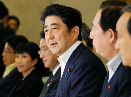 首相「おごれば信頼失う」 報道圧力発言で
