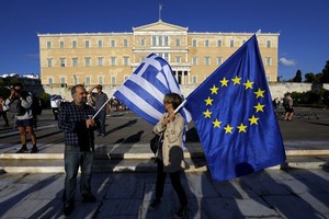 ギリシャ、正式に支援要請へ-ユーロ圏財務相らは８日電話会議