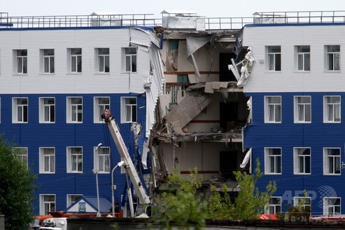 ロシア中部で兵舎崩落 ２３人が死亡