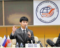 油井さん出発 古里見守る 2015年07月22日