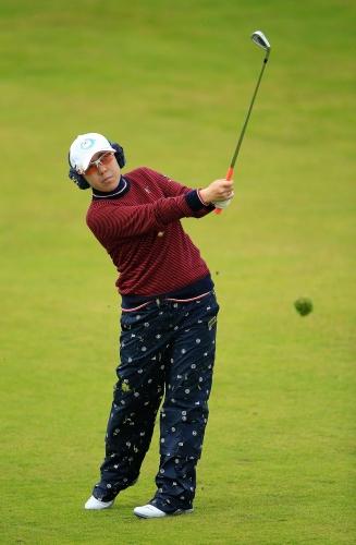 美香 連続バーディー締め！メジャー初Ｖへ２打差４位で最終日へ