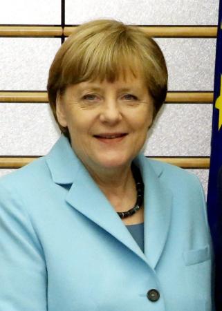 メルケル独首相、４期目出馬の意向か 独誌報道