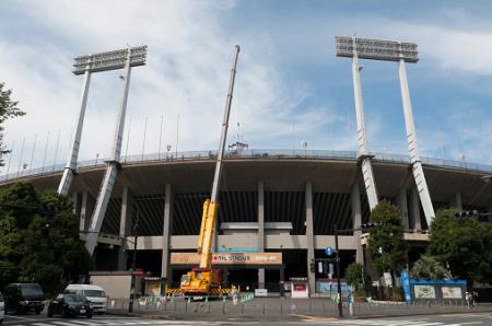 都知事、新国立の完成前倒しを要請へ 「２０年１月までに」
