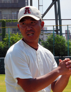 秋田商８０年ぶり８強、健大高崎を延長戦で下す／甲子園