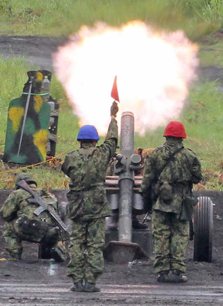 戦車演習弾で見学者軽傷 富士総合火力演習