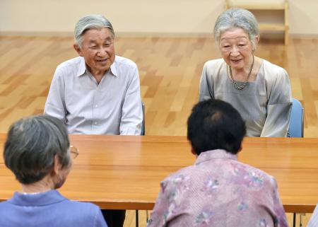 両陛下、軽井沢ご静養 2015年08月23日