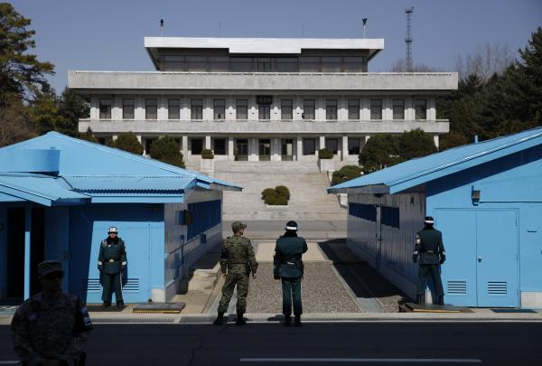 北の砲兵部隊、撤収開始…韓国軍も警戒引き下げ 2015年08月26日 11時50分
