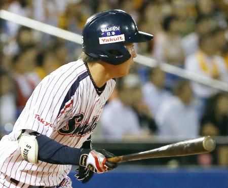 ヤクルト３連勝、川端が決勝適時打 巨人５連敗