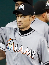 イチロー４打数２安打 37位タイ2927本