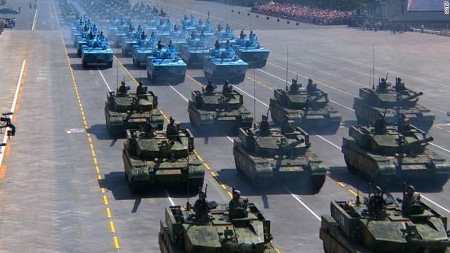 中国、戦勝７０年の軍事パレード 軍事力と習主席の威厳誇示