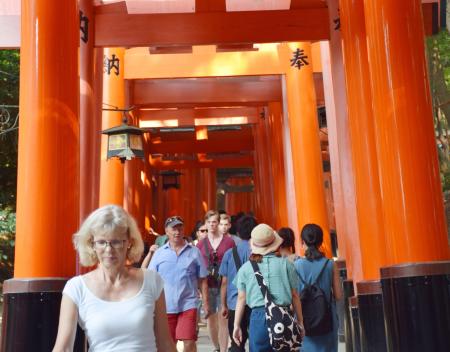 訪日客、年間最高の１３４２万人＝中国の急増続く—観光庁