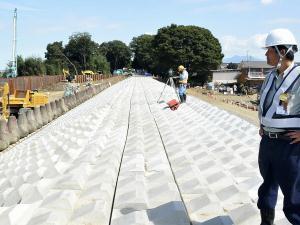 常総の決壊堤防、２４日にも応急復旧工事完了 2015年09月21日 19時35分