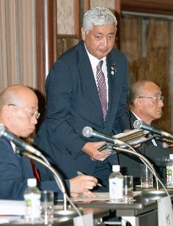 防衛相「合憲性の説明不十分」 - 安保法審議で