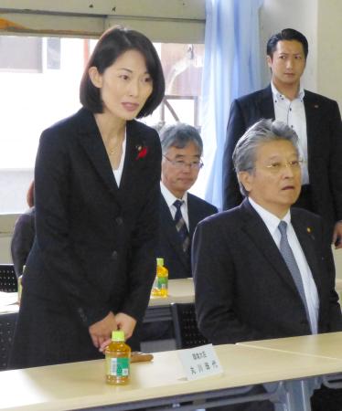 環境相、中間貯蔵施設で協力要請 福島２町長に