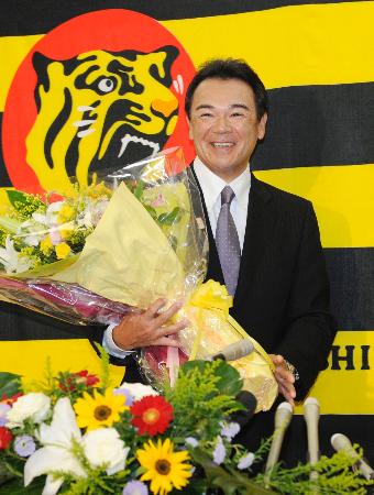 阪神坂井オーナー金本新体制へ期待「１度つぶして」