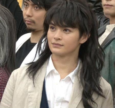 瀬戸康史、“結婚したい男”に？ 舞台演出家から「色っぽい」と評価