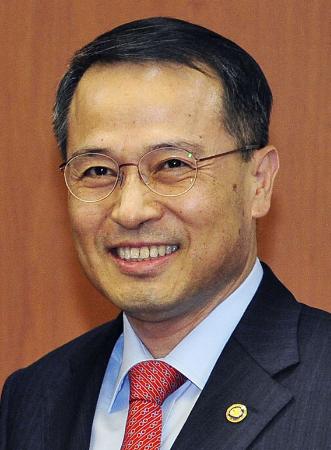 韓国大統領府、高官を更迭 米の技術移転拒否で