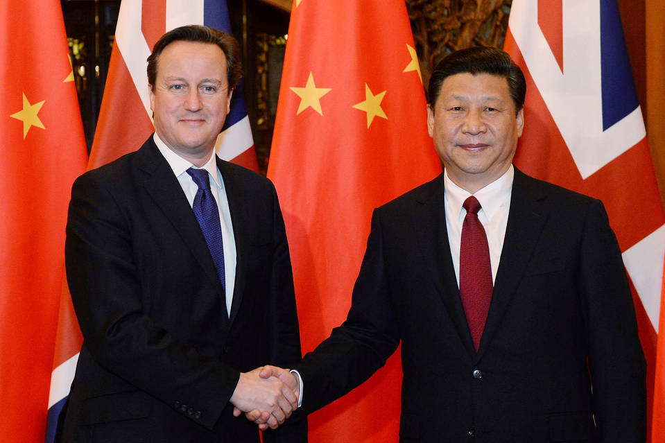 英中首脳会見：キャメロン首相の弱腰に批判 中国人権問題