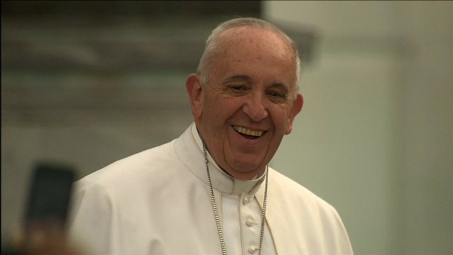 ローマ法王に脳腫瘍説、イタリア紙が報道 バチカンは否定