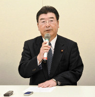 維新離党届 小沢氏「当面は無所属」 2015年10月23日