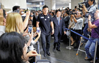 五郎丸選手凱旋に歓声 2015年10月24日