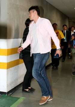 工藤監督 内川のシリーズ欠場に「彼の野球人生を考えないと」