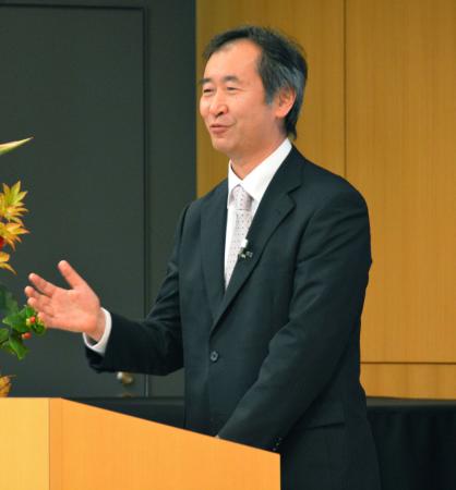 宇宙線研の梶田さんと市民交流会 千葉・柏、ノーベル賞受け