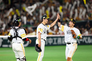 ソフトバンク、ヤクルトに先勝…日本シリーズ