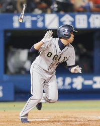 オリ戦力外の鉄平「来年もやりたい」負傷の左足は年内治療完了